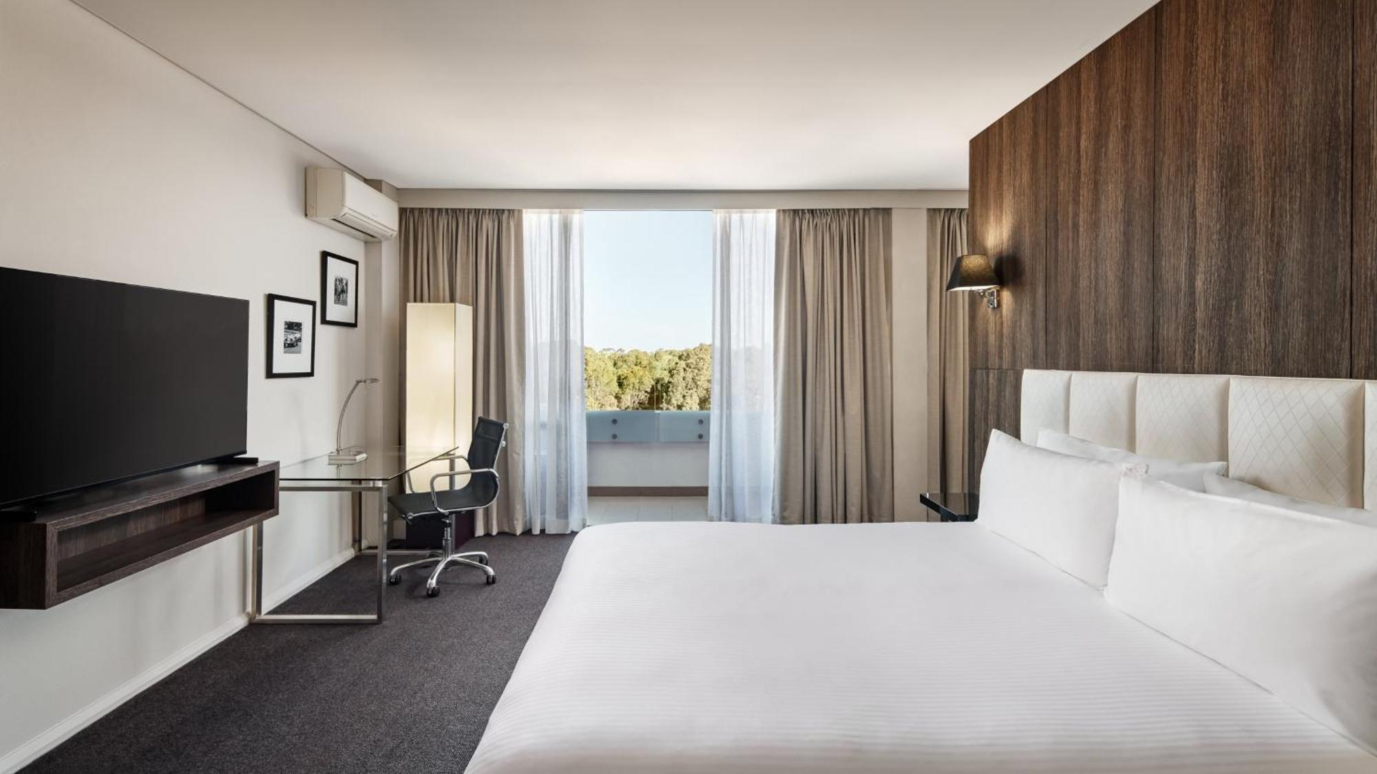 Holiday Inn Warwick Farm By Ihg Exterior foto