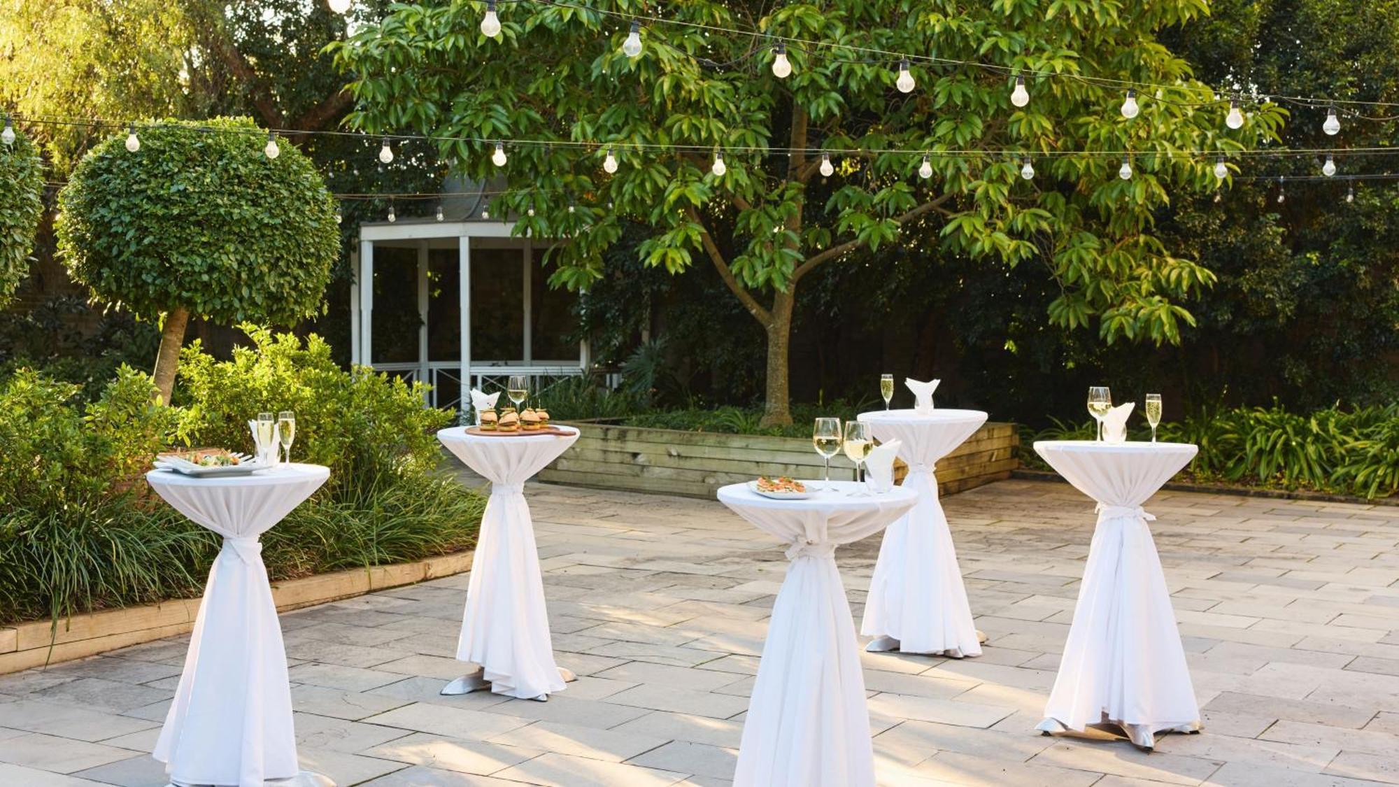 Holiday Inn Warwick Farm By Ihg Exterior foto