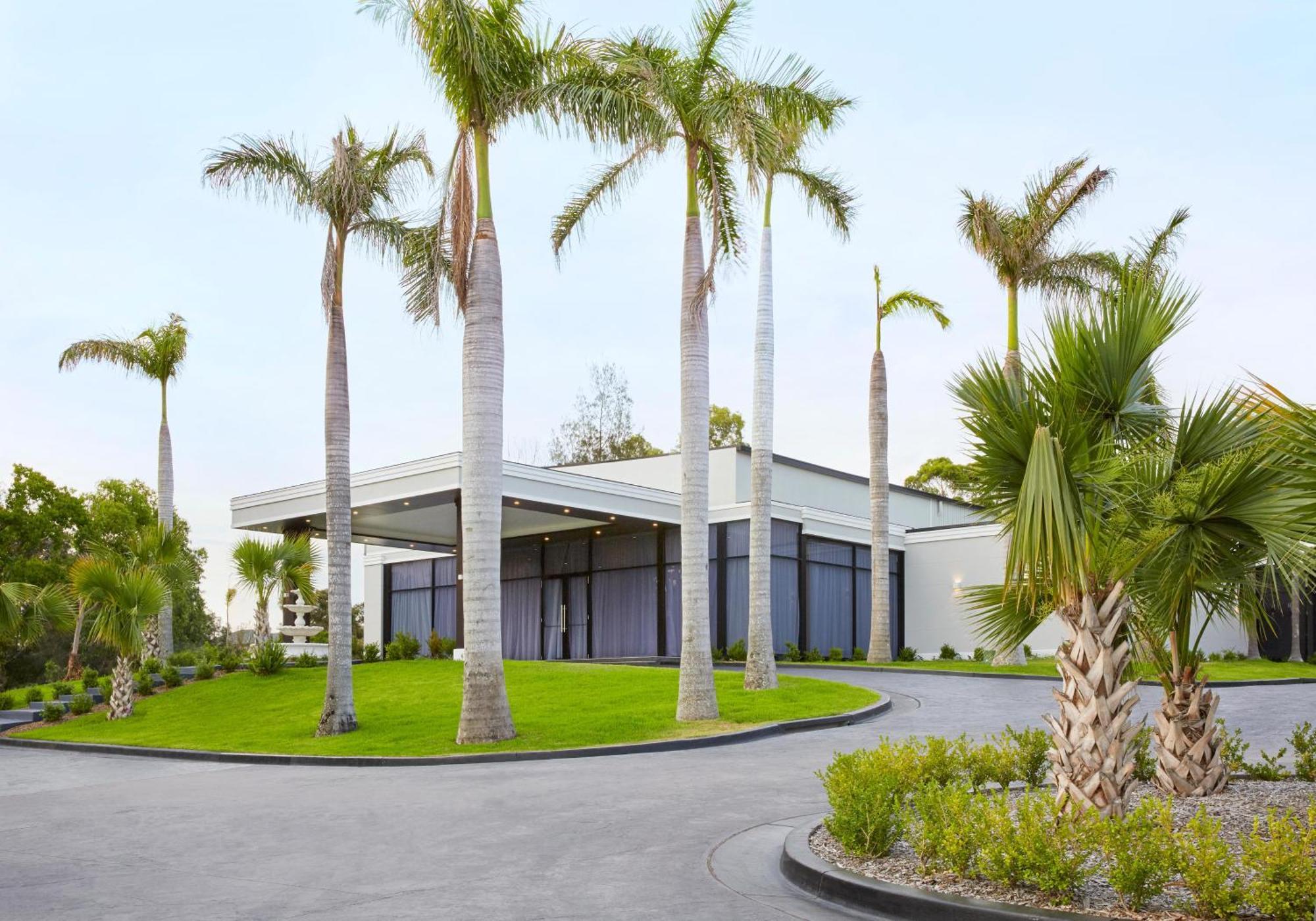 Holiday Inn Warwick Farm By Ihg Exterior foto