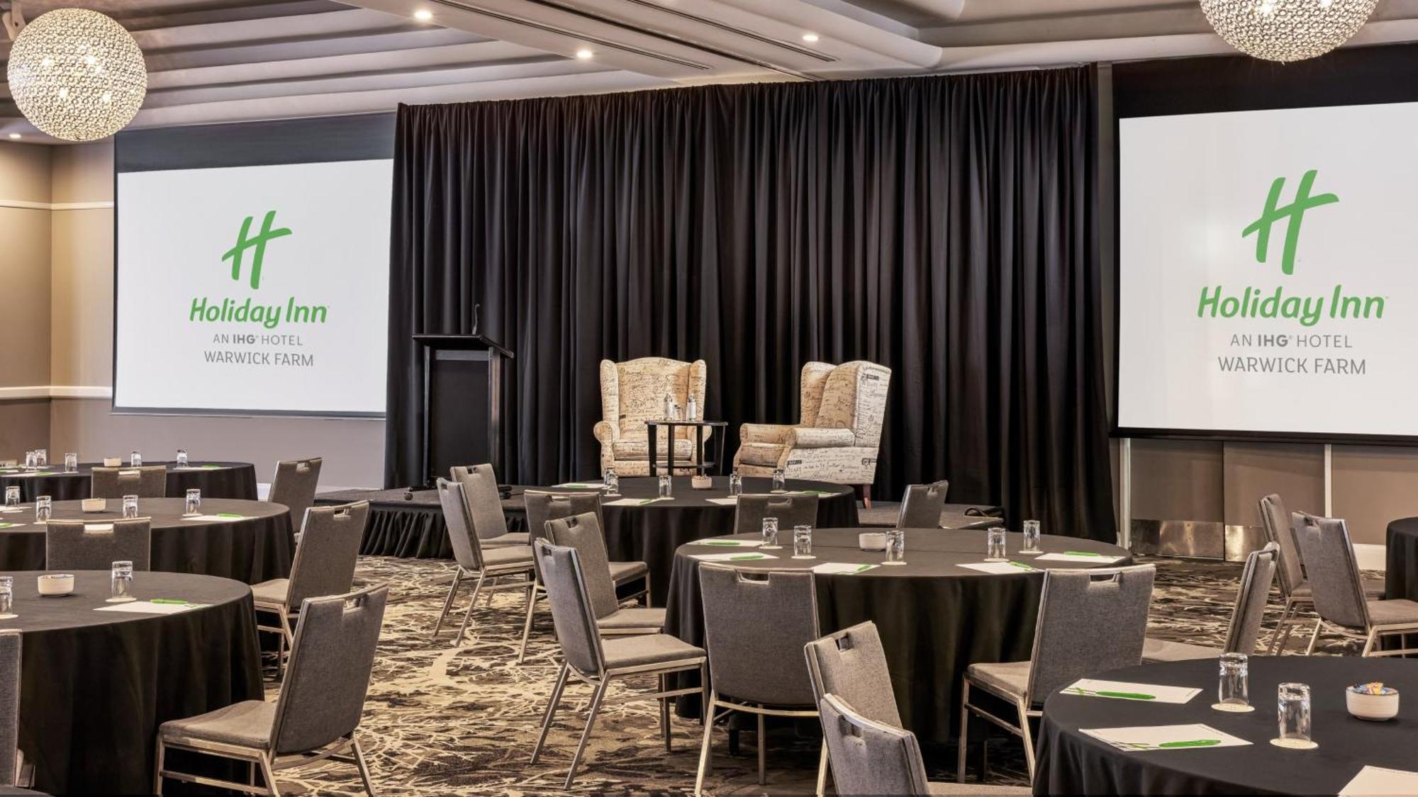 Holiday Inn Warwick Farm By Ihg Exterior foto