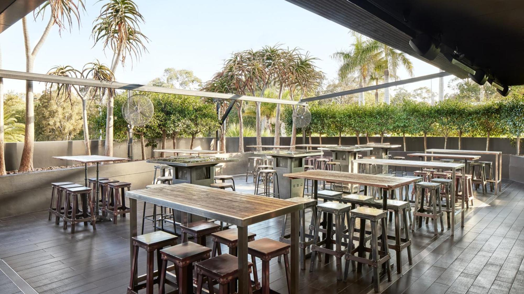 Holiday Inn Warwick Farm By Ihg Exterior foto